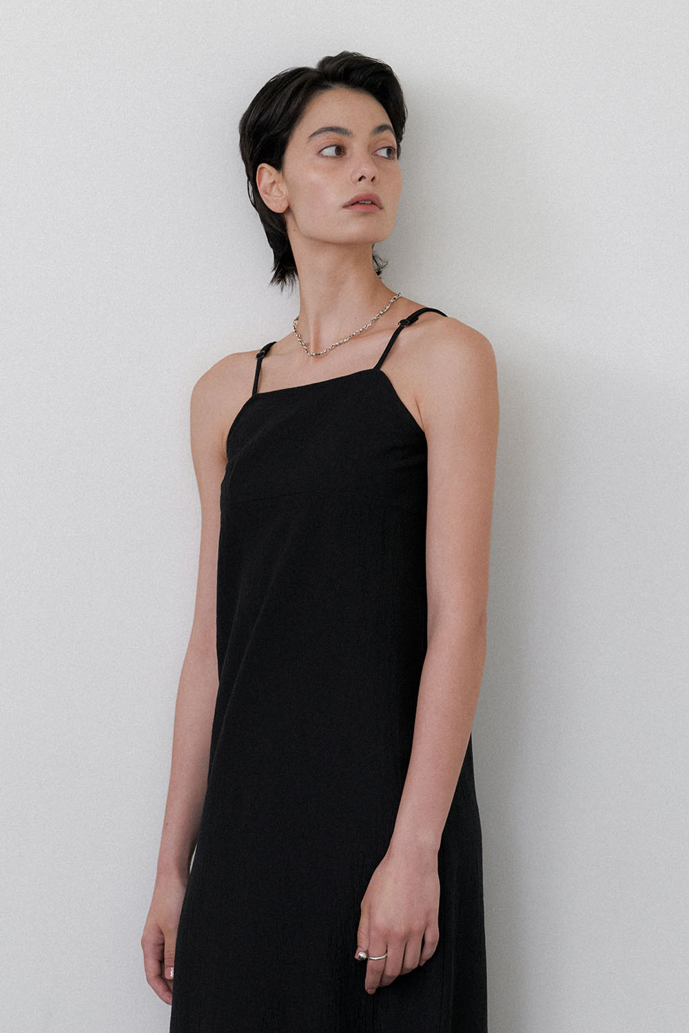 Crease Sleeveless Long Dress Black - 상세 이미지 4