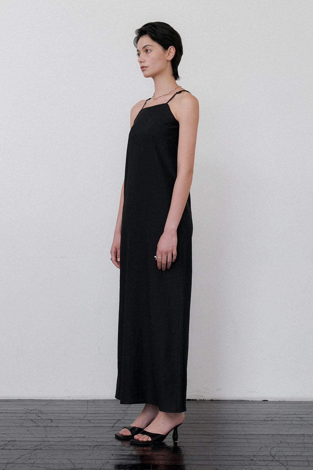 Crease Sleeveless Long Dress Black - 상세 이미지 3