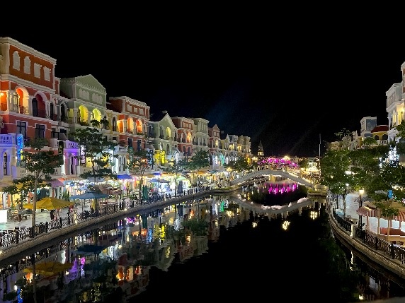 푸꾸옥 나이트사파리&그랜드월드 단독투어 야간 렌트카 딘화쇼 분수쇼