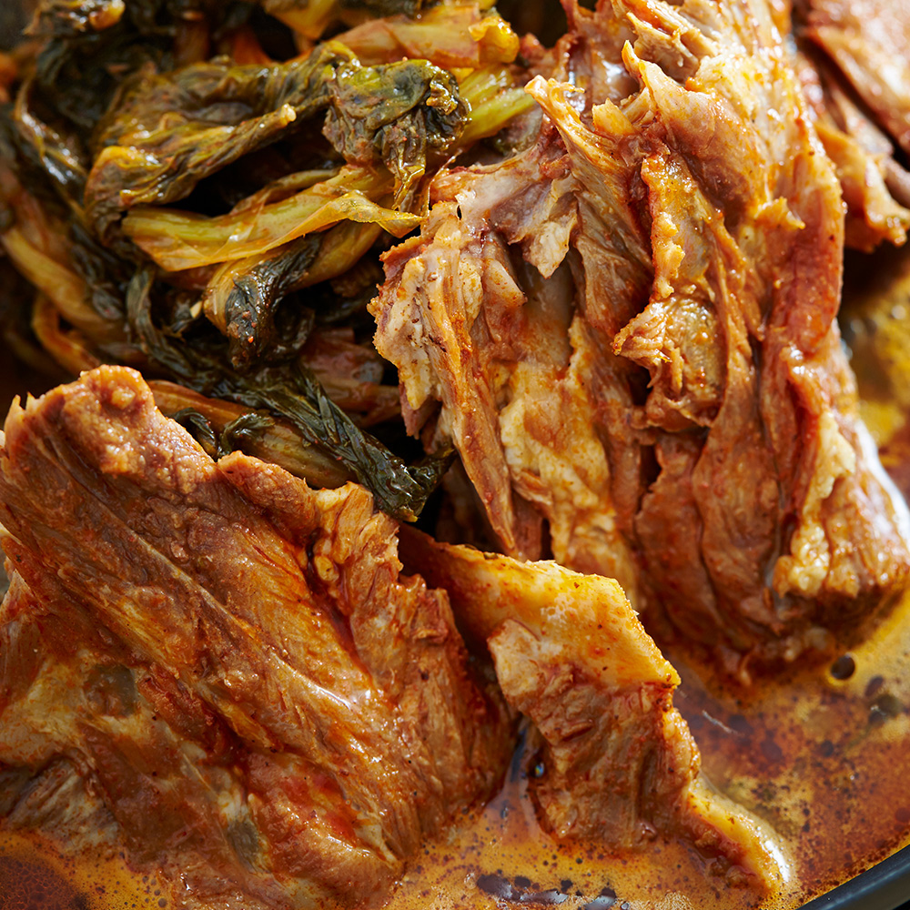 [무료배송] 우거지 가득 뼈해장국 1kg x 4팩 푸짐한 감자탕 시래기 캠핑음식 국밥 - 상세 이미지 5