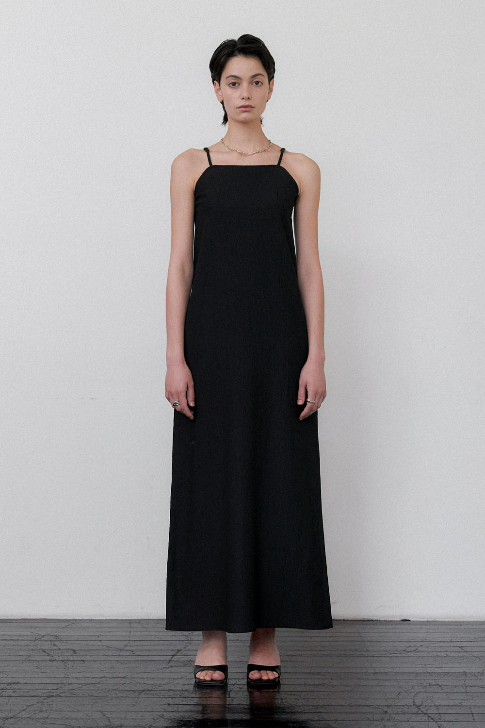 Crease Sleeveless Long Dress Black - 상세 이미지 2
