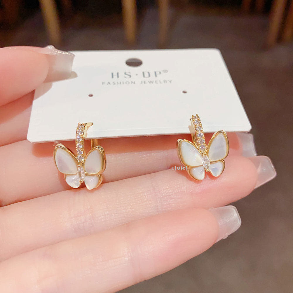 14K 화이트 나비 여자 원터치 귀걸이 골드 큐빅 고급 이어링 이미지 6