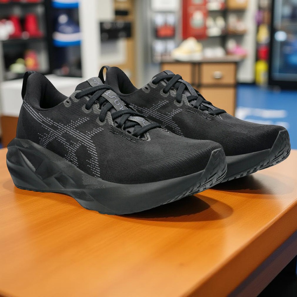 아식스 노바 블라스트5 여성 러닝화 운동화 블랙 1012B765