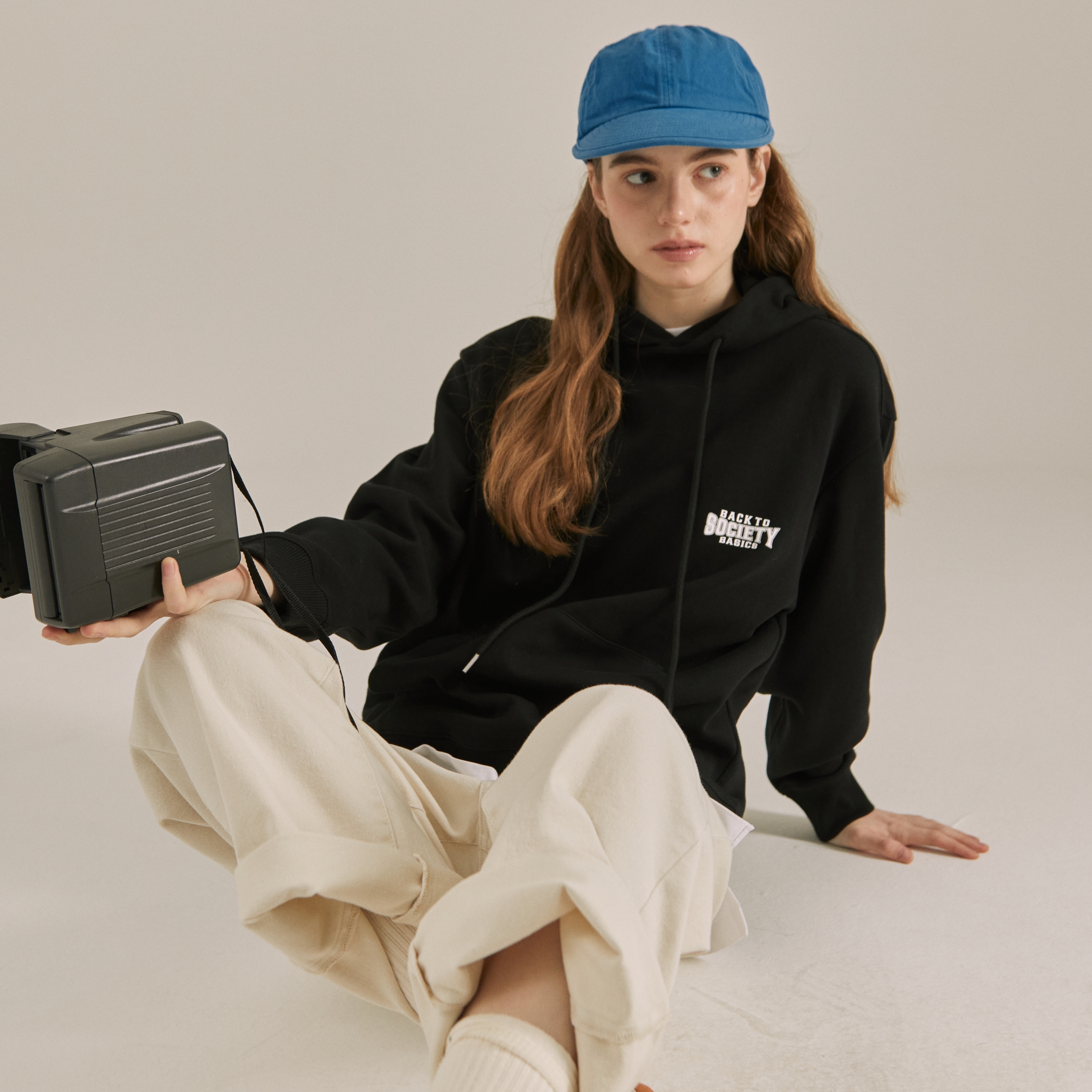 베이직하우스 여성 로고 후드티 LYTS0103