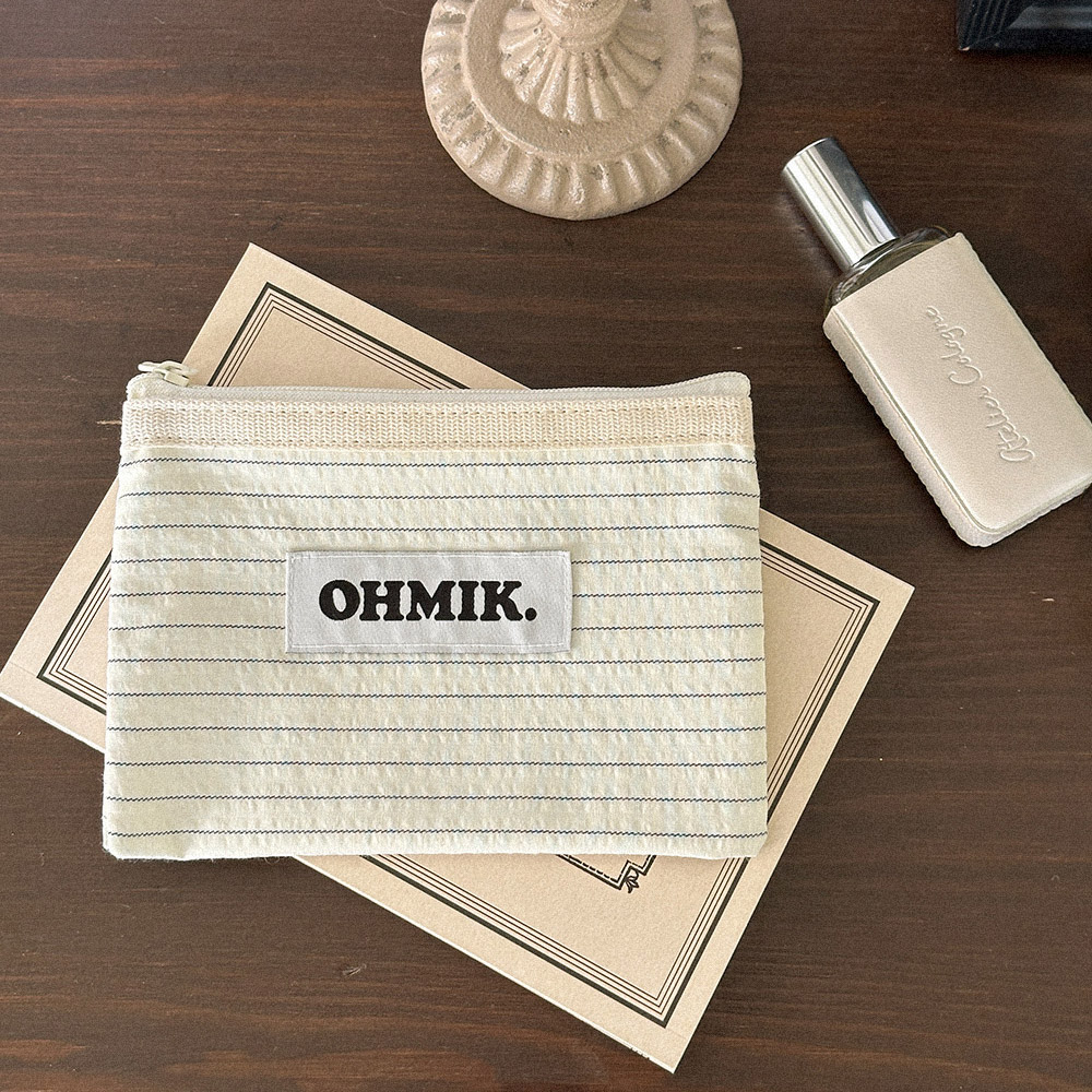 OHMIK. 오미크 하프문 파우치 디자이너 이너백 아이보리 스트라이프 001 - 메인 이미지