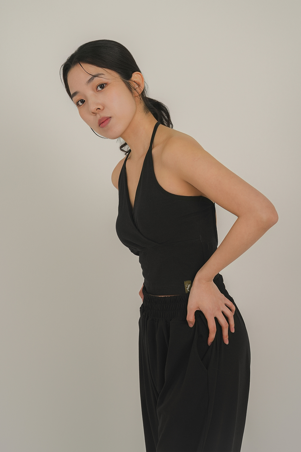 [에스라티] 끌로에 요가 홀터넥 브라탑 크롭탑 여성 요가복 필라테스 운동복 상의 요가나시 - 상세 이미지 3