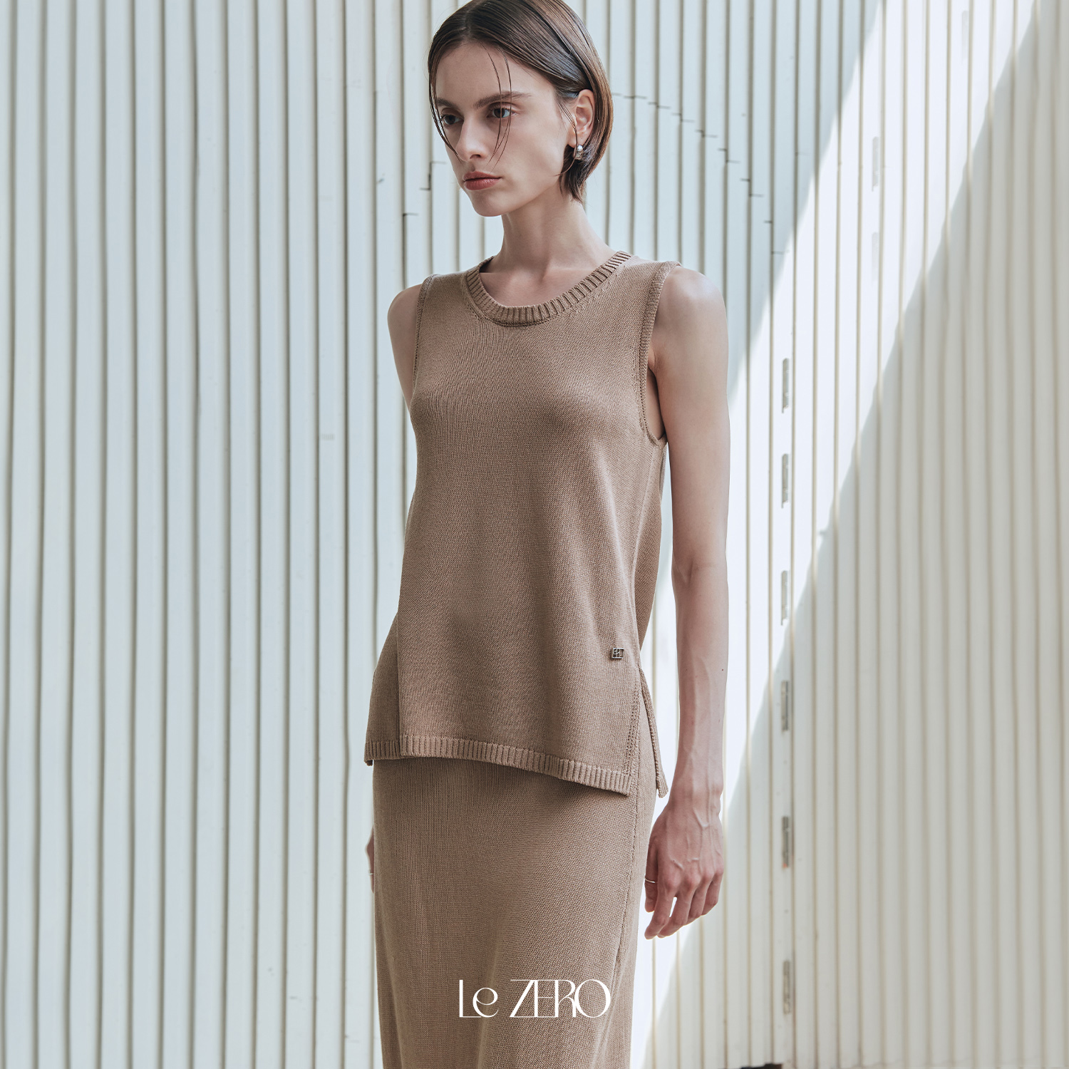 [제로스트릿] [세트] 르제로 네오 나시 니트 & 스커트 [SET-UP] LeZERO NEO SLEEVELESS KNIT & SKIRT / LIGHT BROWN