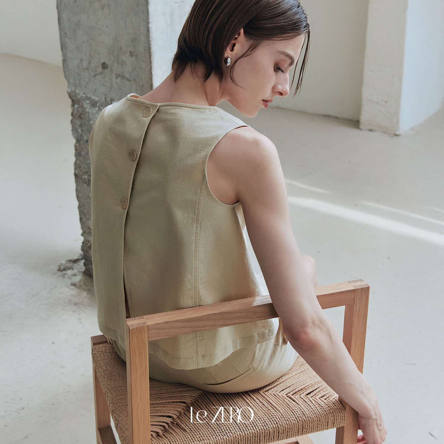[제로스트릿] 르제로 스티치 스퀘어 넥 슬리브리스 LeZERO STITCH SQUARE NECK SLEEVELESS / BEIGE - 상세 이미지 3
