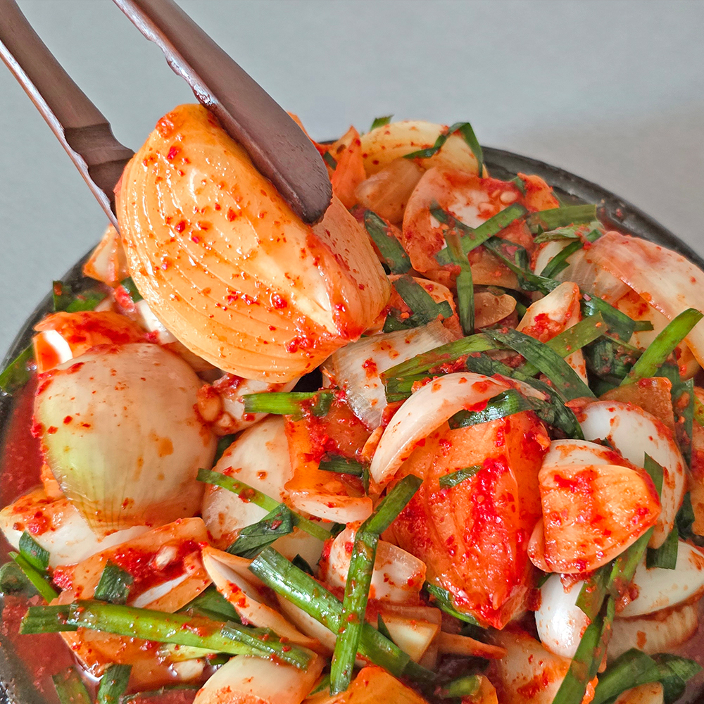깔끔하고 달큰한 햇양파김치 - 상품 이미지