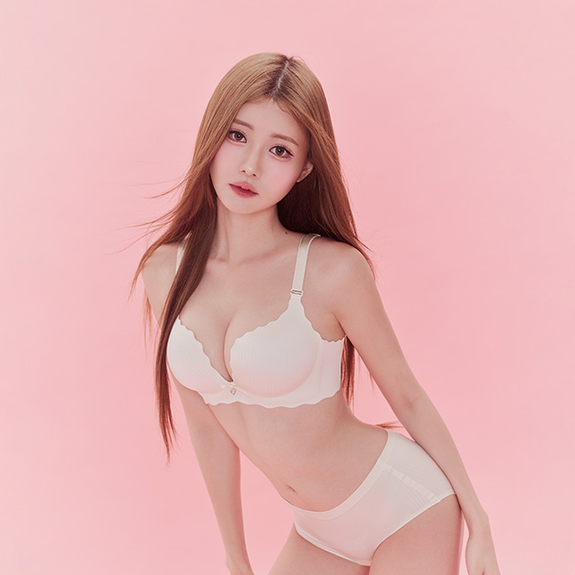 [N배송][슈퍼적립] 크라시앙 4cm 판타지아 가슴 모아주는 심리스 왕뽕브라 노와이어 볼륨브라 속옷세트 - 상세 이미지 2