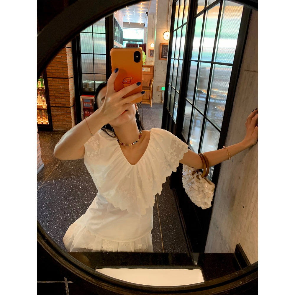 브이넥 빅레이스카라 프릴블라우스 나비꽃자수 면린넨혼방 고급소재 슬림핏 여름 화이트 - 상세 이미지 4