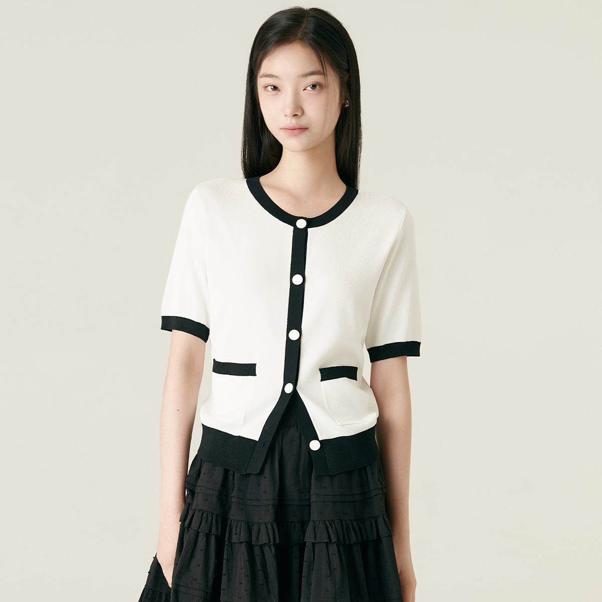 로엠 배색 반팔 가디건 RMCKF26R11