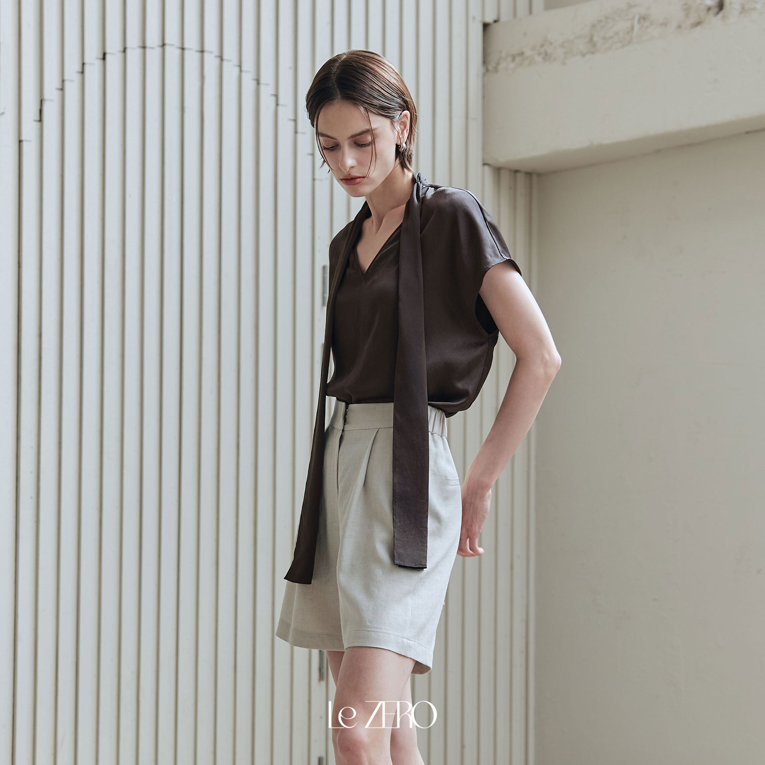 [제로스트릿] 르제로 글로우 타이 블라우스 LeZERO GLOW TIE BLOUSE / PLUM BROWN - 상세 이미지 2