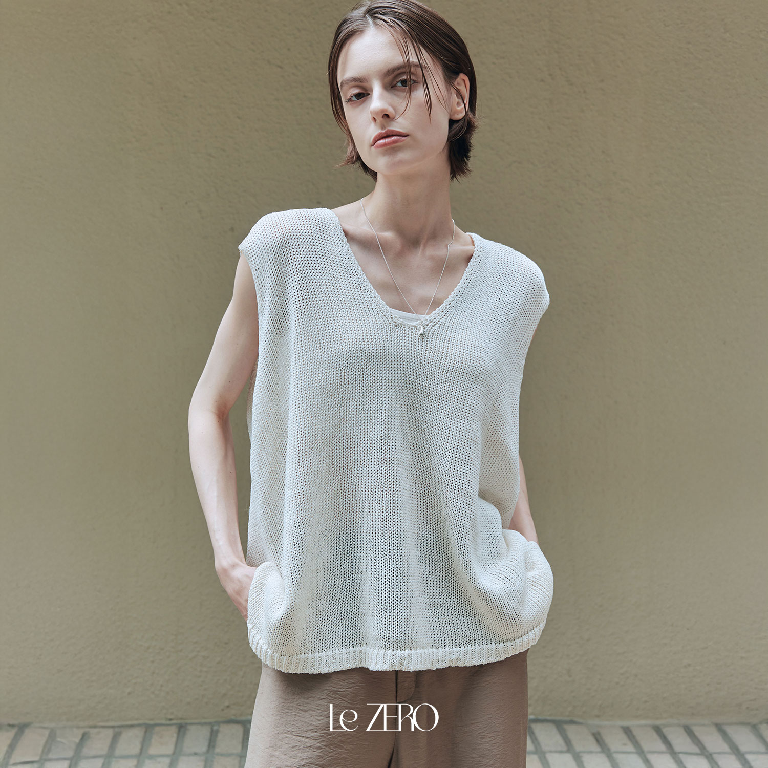 [제로스트릿] 르제로 아이스 브리즈 브이넥 베스트 LeZERO ICE BREEZE V-NECK VEST / IVORY - 상품 이미지