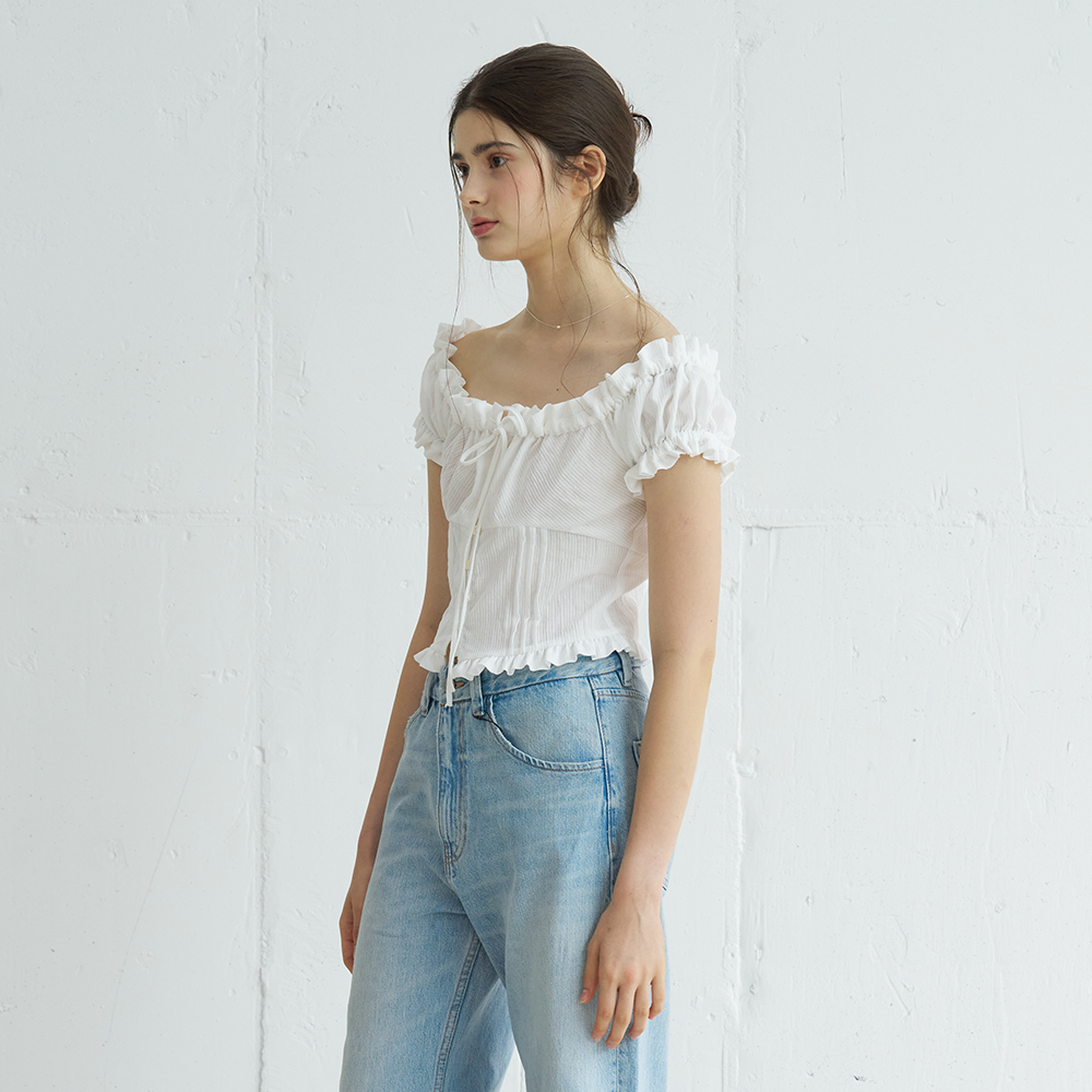 LILLIAN RUFFLE OFF SHOULDER PINTUCK BL (WH) - 상세 이미지 4