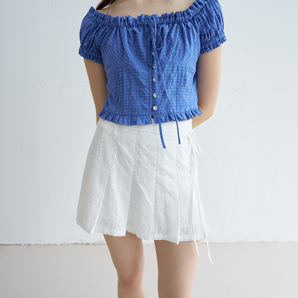 PUNCHING LACE PLEATS MINI SKIRT (WHITE) - 상품 이미지