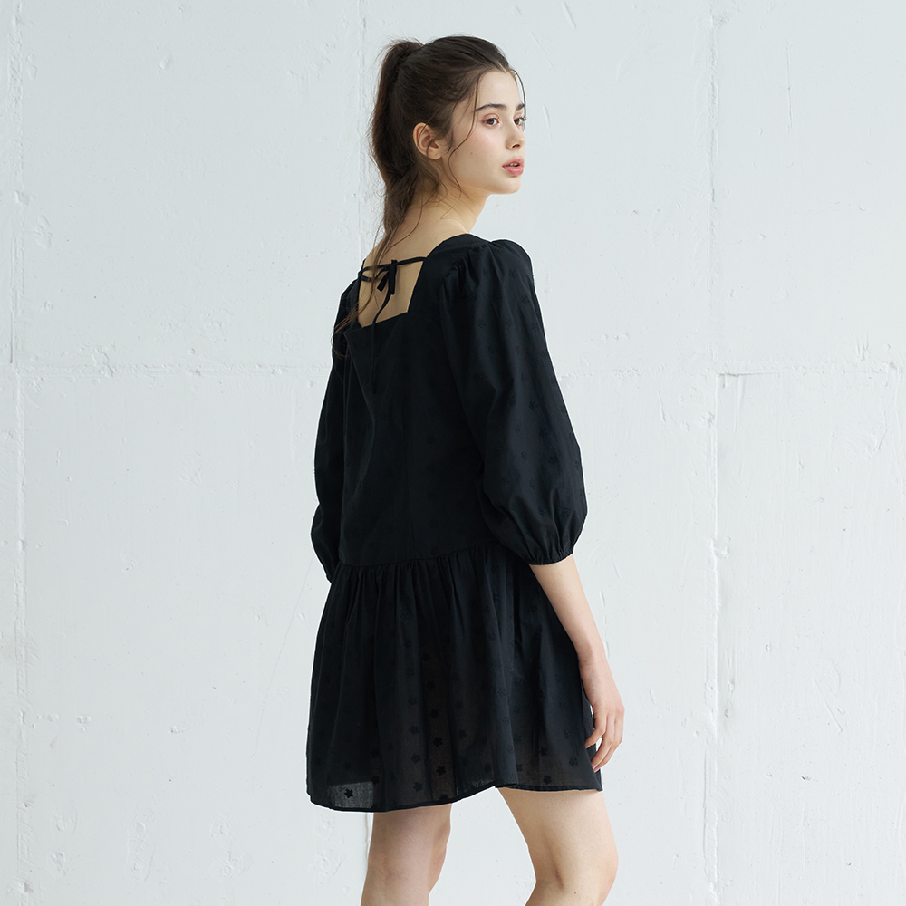 FLOWER EMBROIDERY RIBBON TIE DRESS (BLACK) - 상세 이미지 3