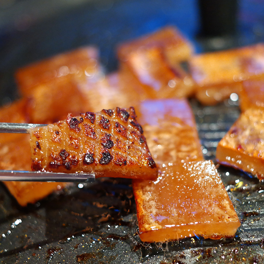 돼지 껍데기 1kg 냉동 한입 벌집 볶음 양념