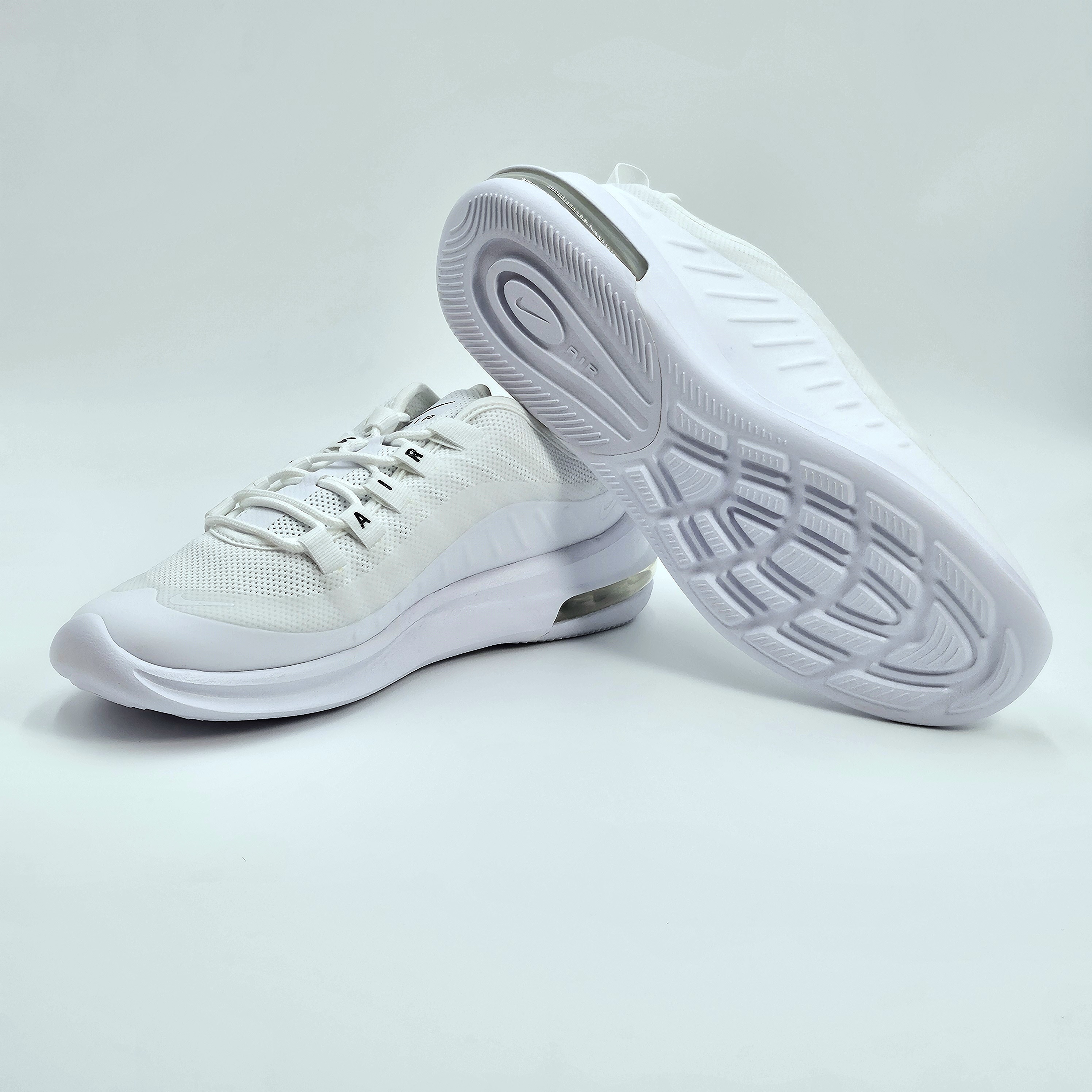 [국내매장판] 나이키 에어맥스 엑시스 발편한 신발 런닝화 헬스화 헬스장 커플 운동화 올화이트(여성), 245