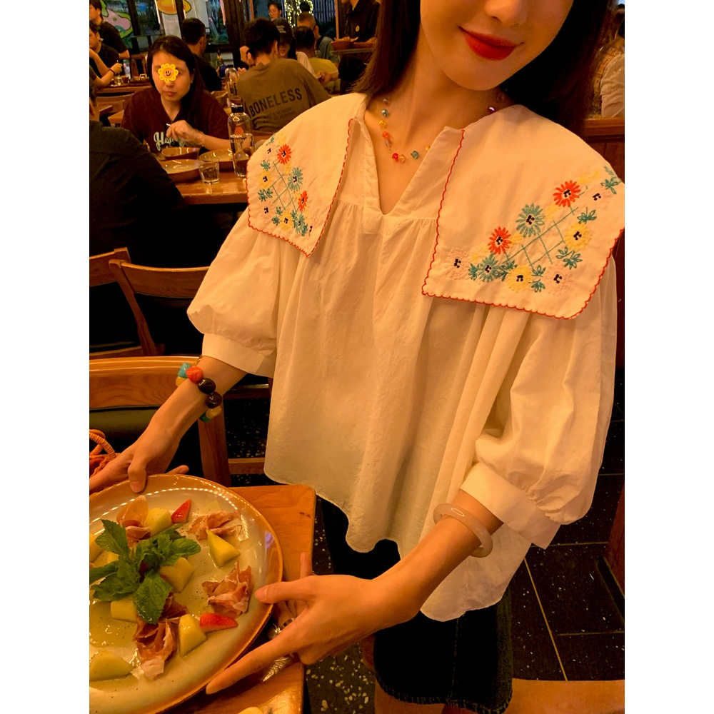 사각빅카라 꽃자수 브이넥블라우스 7부소매 루즈핏 고급 소재 순면 청순 크림화이트 - 상세 이미지 2