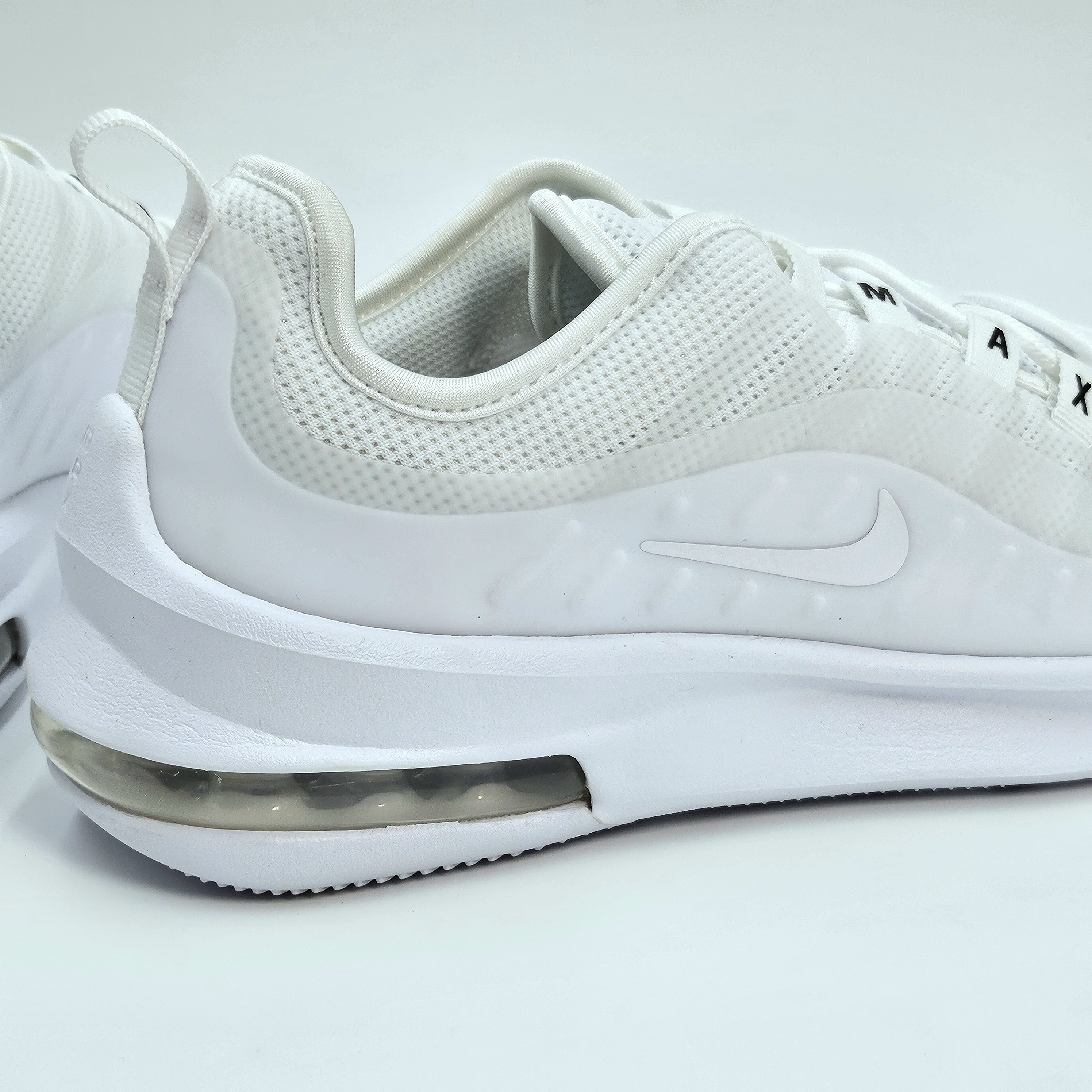 [국내매장판] 나이키 에어맥스 엑시스 발편한 신발 런닝화 헬스화 헬스장 커플 운동화 올화이트(여성), 245