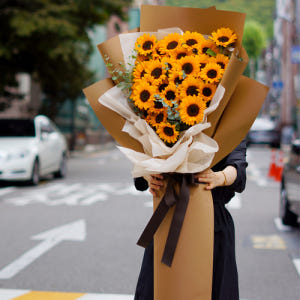 꽃다발 생화 대형 장미100송이 자이언트 대왕 생일 축하꽃 프로포즈 솔직 후기 | 실사용자 리뷰 분석 - 상품 이미지 4