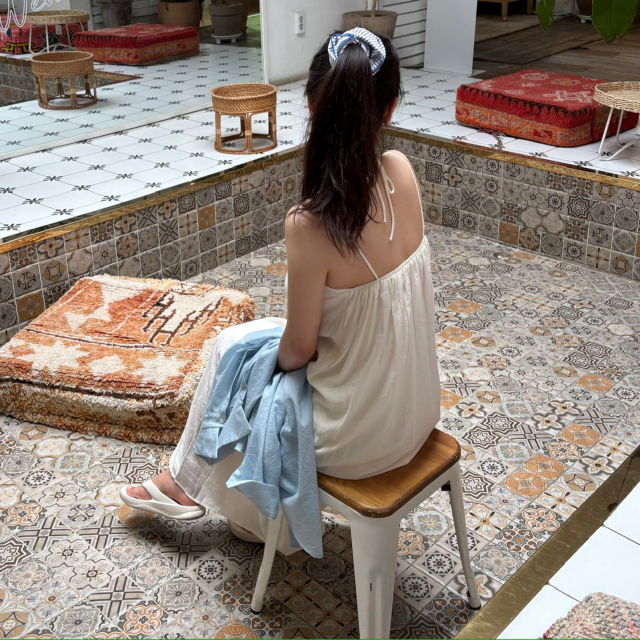 휴양지 홀터넥 끈나시 슬리브리스 원피스 - 상세 이미지 4