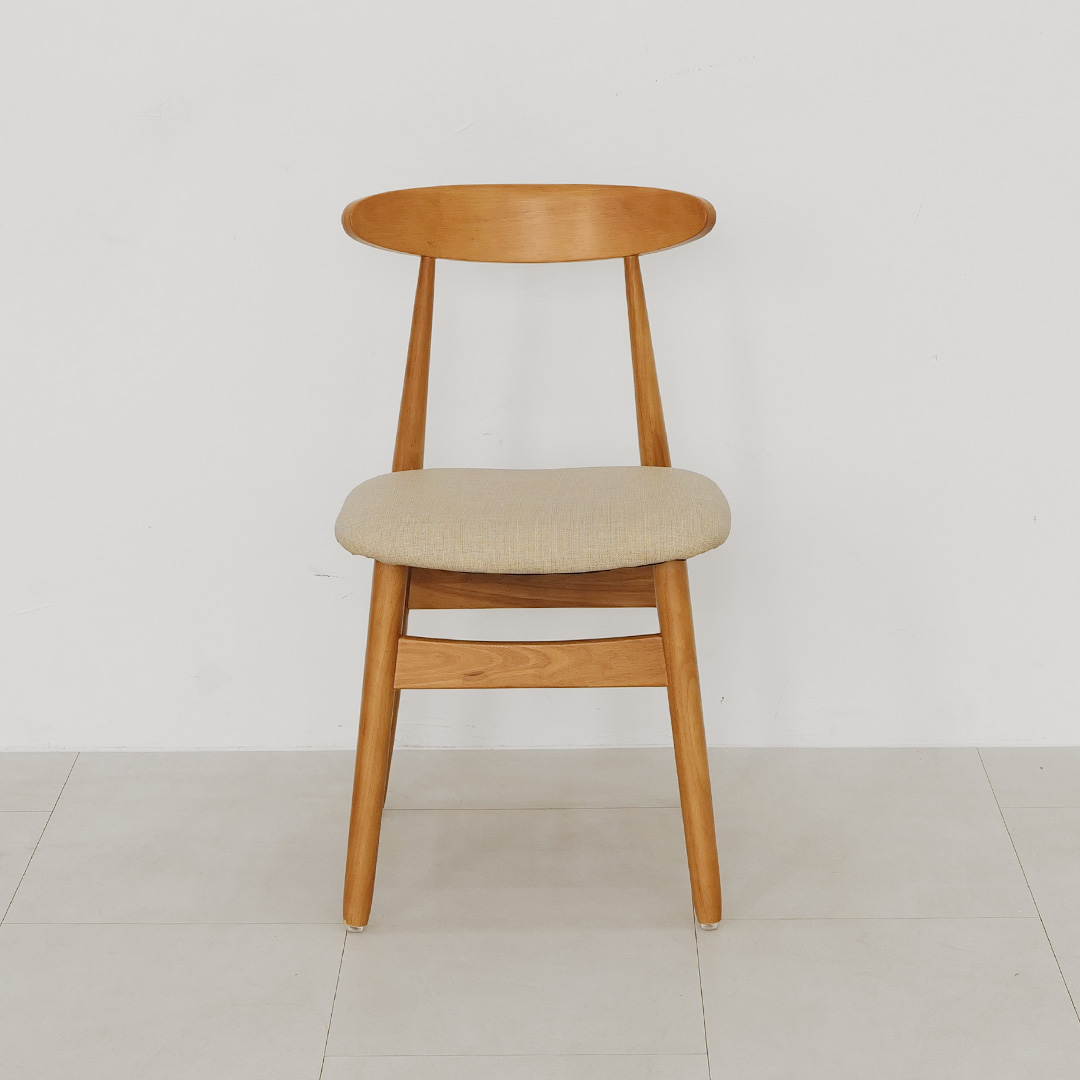 자야캠핑 오울루 1520 브라운 원목 인테리어 카페 식탁 쿠션 의자