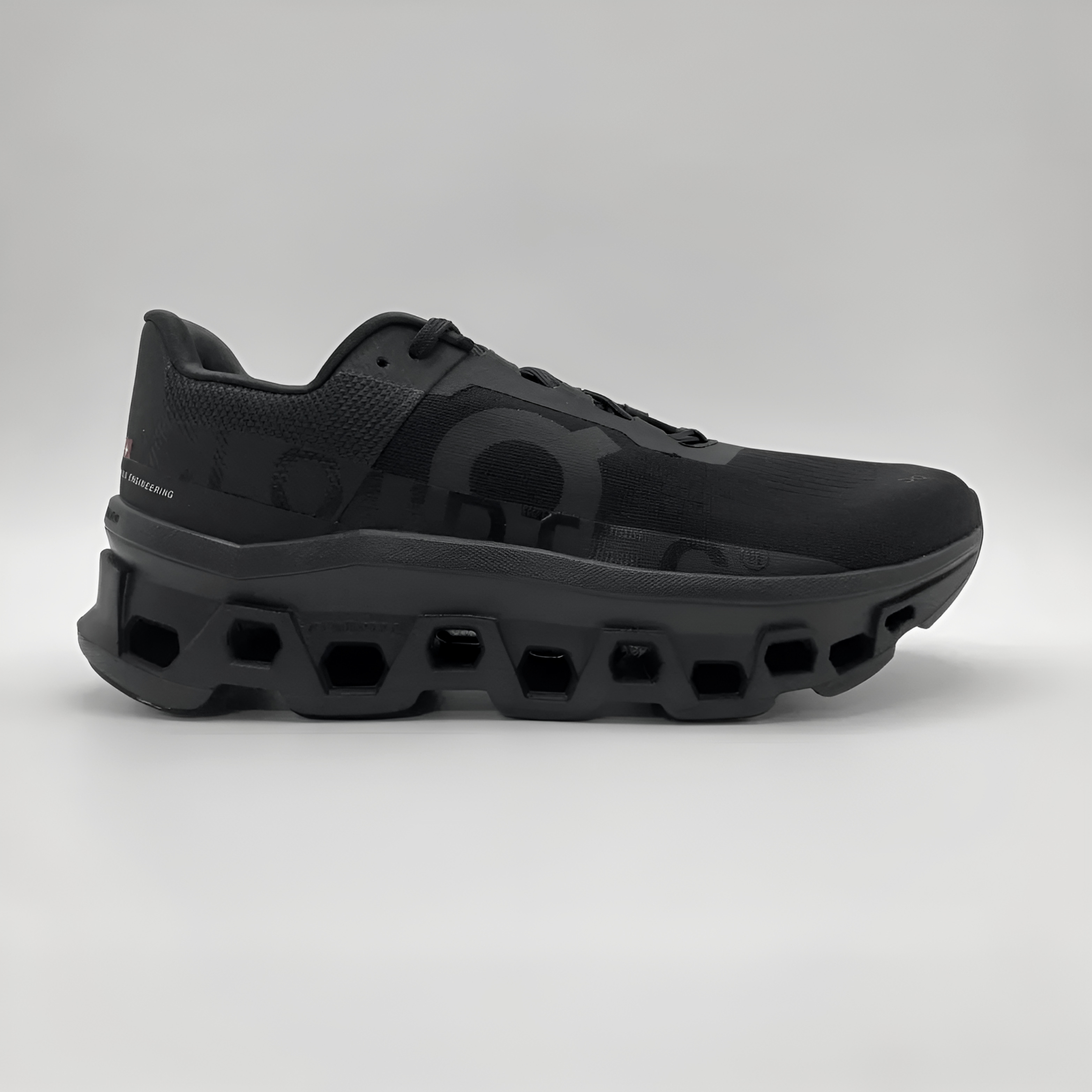 온러닝 클라우드몬스터 런닝화 조깅화 올 블랙 ON