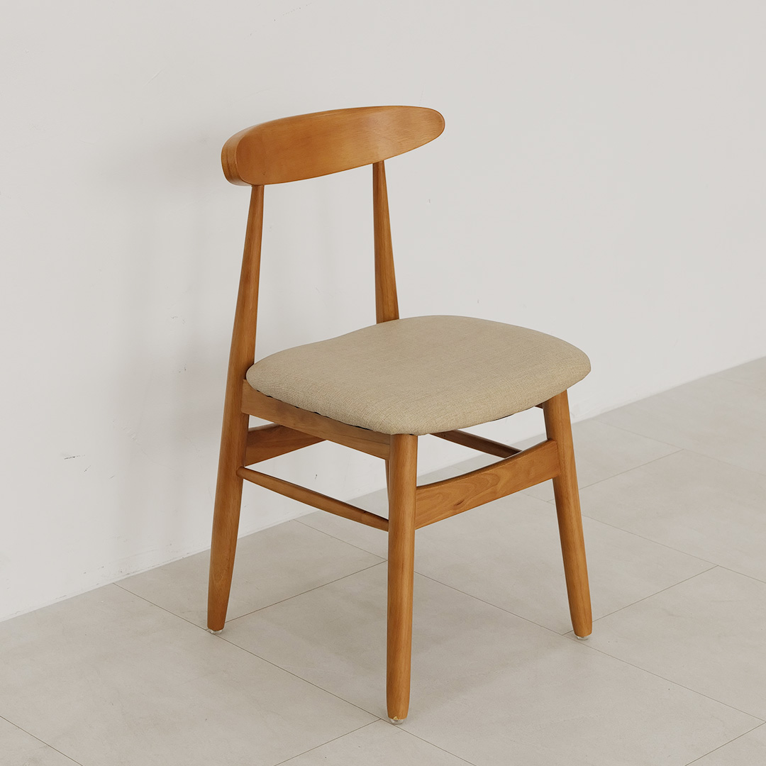 자야캠핑 오울루 1520 브라운 원목 인테리어 카페 식탁 쿠션 의자