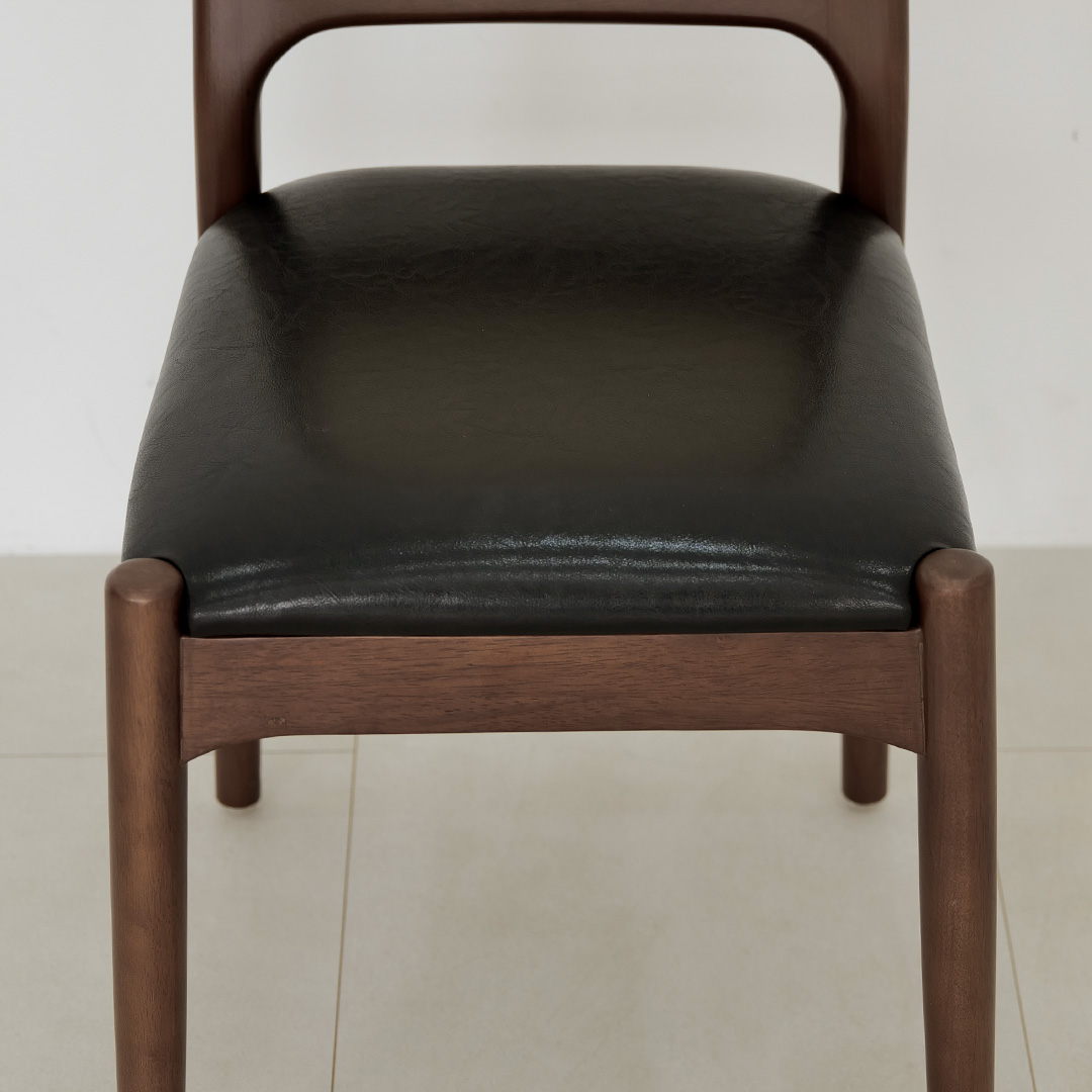 자야캠핑 포르보 1928 월넛 원목 인테리어 카페 식탁 쿠션 라탄 의자