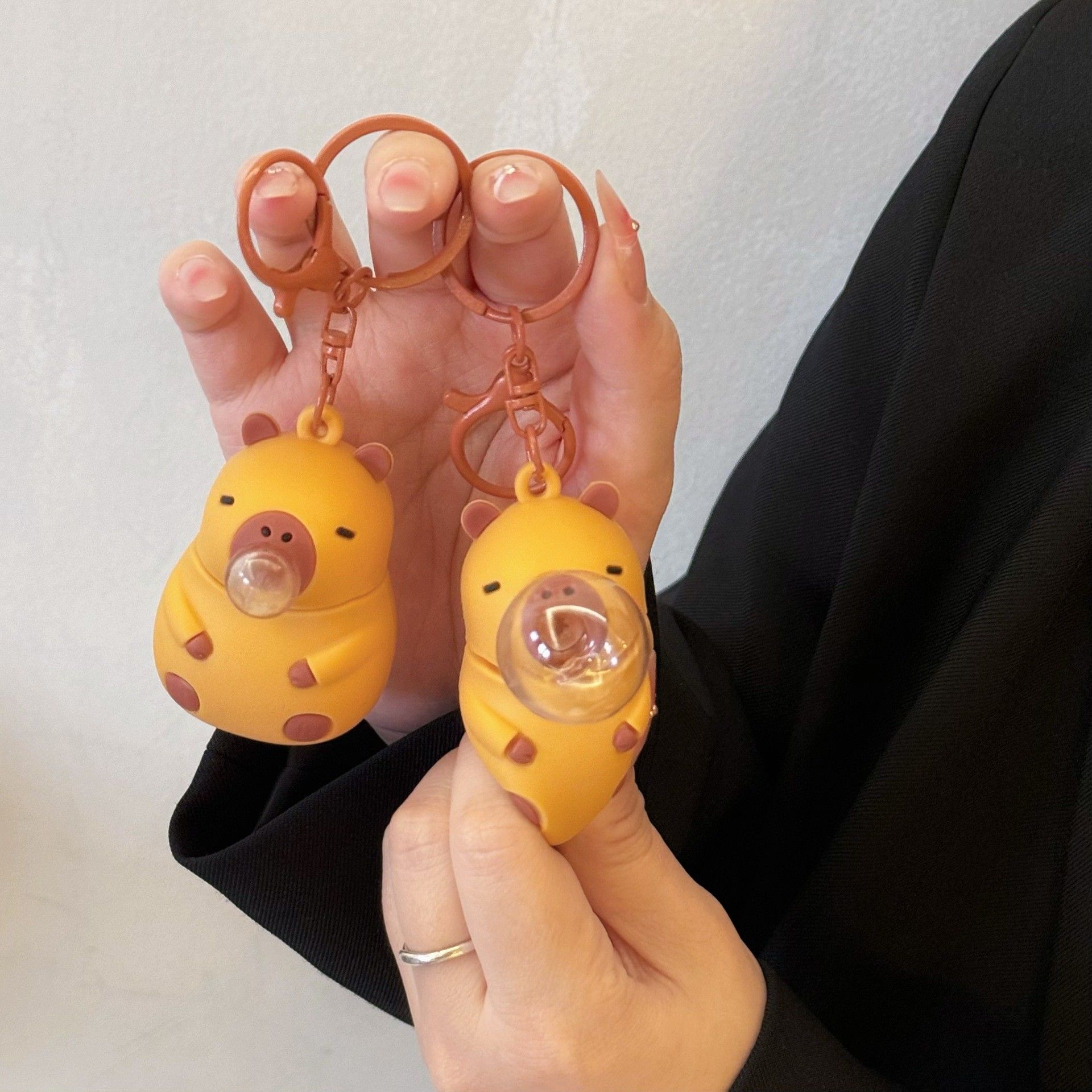 풍선 부는 카피바라 키링 인형 피규어 키홀더 가방고리 백꾸 가꾸 쓸없선 킹받는 선물 이미지 6