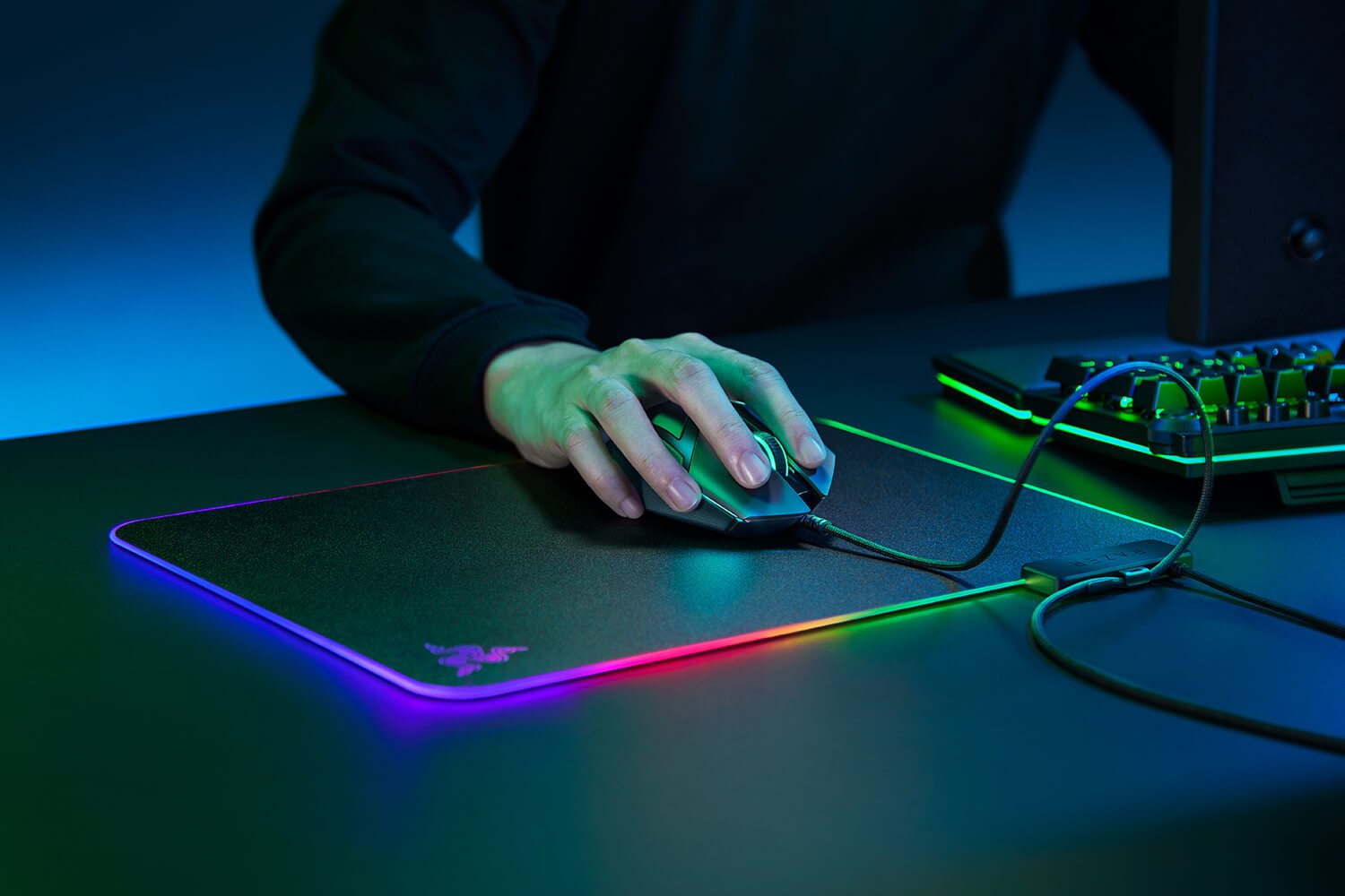 [국내정발] 레이저 파이어플라이 V2 RGB 마우스패드 - 상세 이미지 4