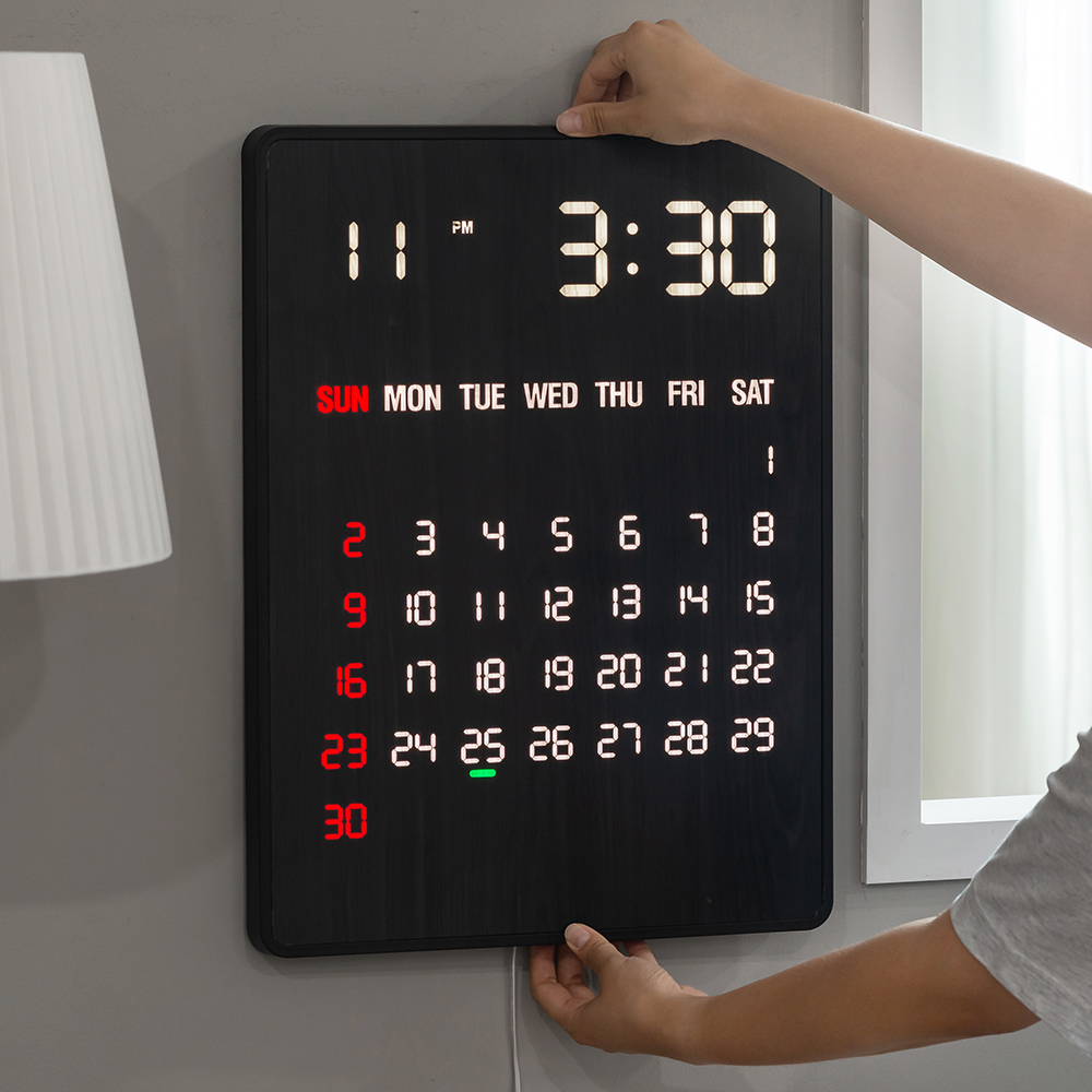 국산 루나리스 GPS 전파 수신 LED 벽시계 디지털 전자 달력 인테리어 무소음 벽걸이시계 리멤버