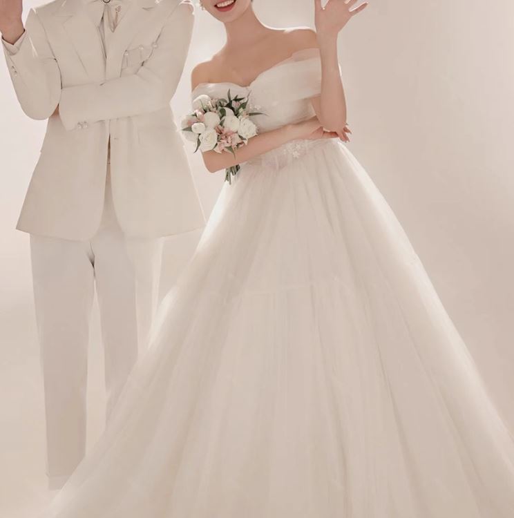 웨딩촬영 본식드레스 로맨틱 튤 오프숄더 A라인 여신핏 결혼식 드레스 - 상세 이미지 5