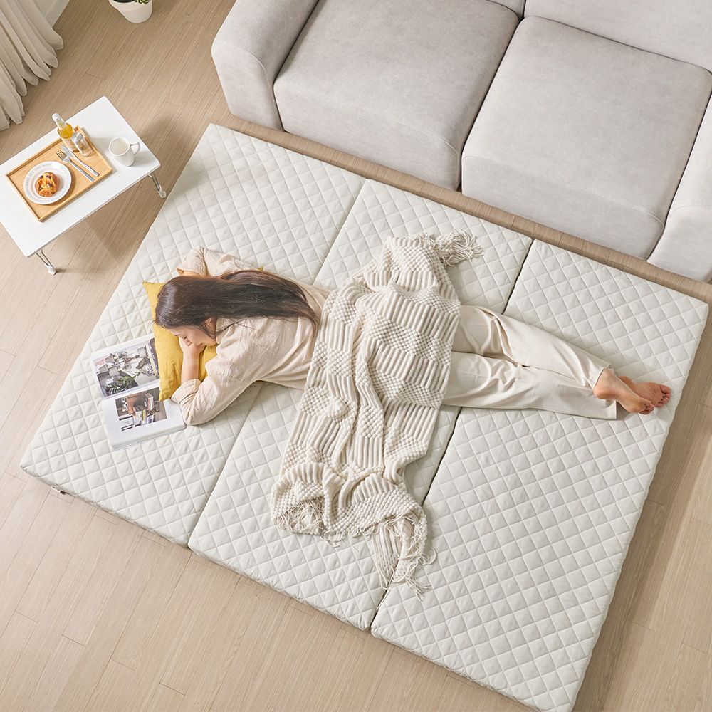 룸나인 3단 접이식 매트리스 토퍼 침대 바닥 수면매트