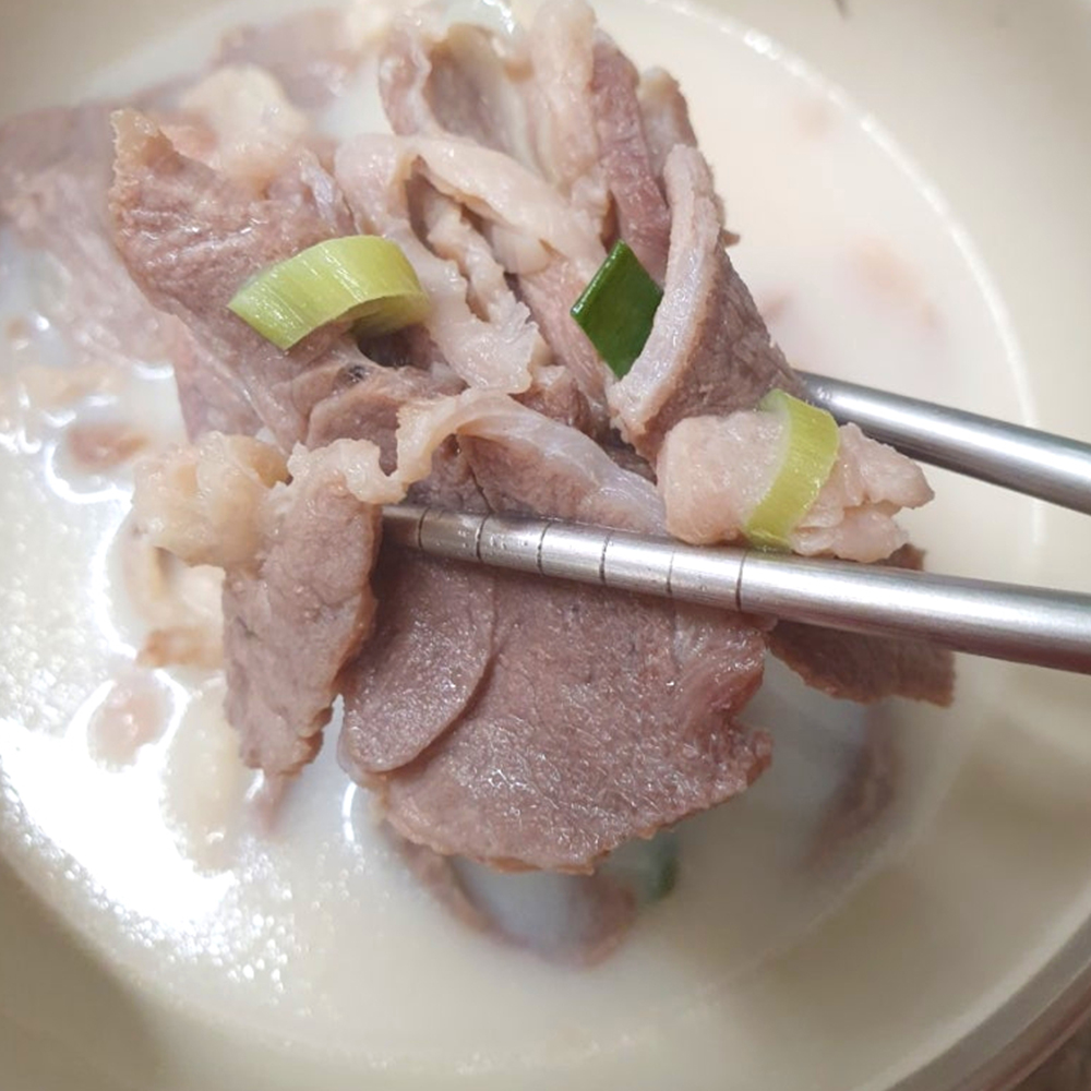 [무조건 4990특집] 고기폭탄 돼지국밥, 순대국밥 1인분 풍성한 건더기 고기 2배 이미지 3