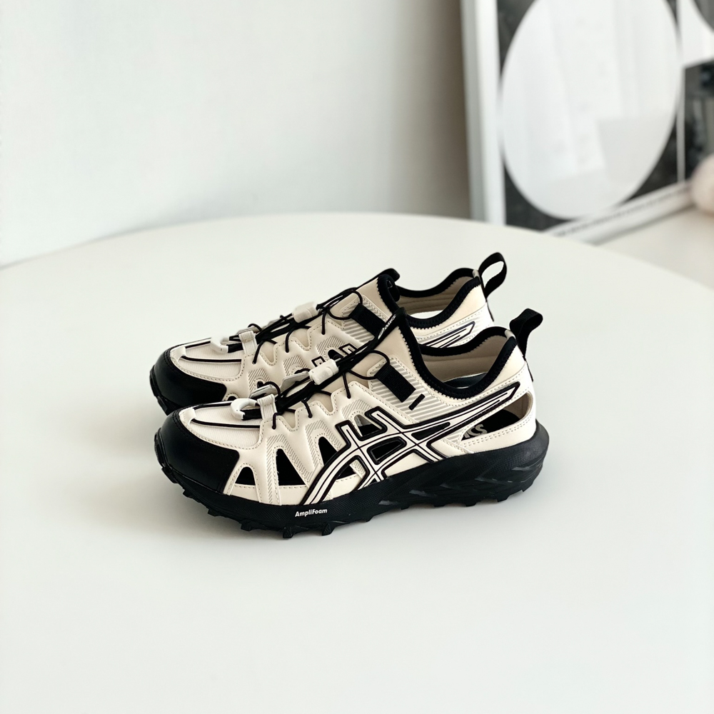 아식스 젤 소노마 SE 트레일 샌들 베이지 블랙