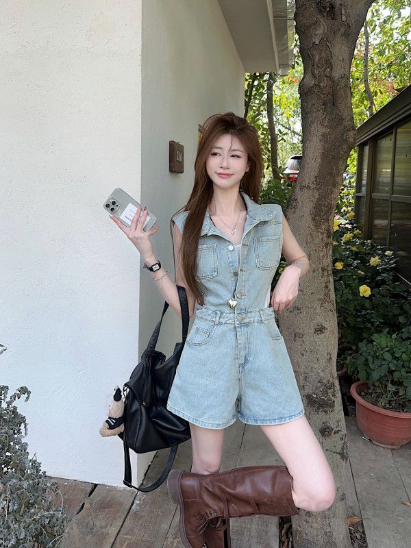 여성 데님 점프수트 롬퍼 민소매 카라 버튼 숏팬츠 워싱 슬림핏 하이웨이스트 여름 캐주얼 데일리룩 11235 - 상세 이미지 4