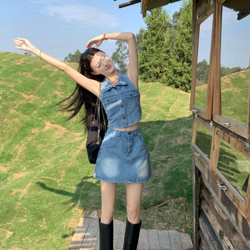 여성 데님 투피스 세트 민소매 카라 크롭 조끼 미니 스커트 워싱 빈티지 여름 레트로 캐주얼 데일리룩 11223 - 상세 이미지 3