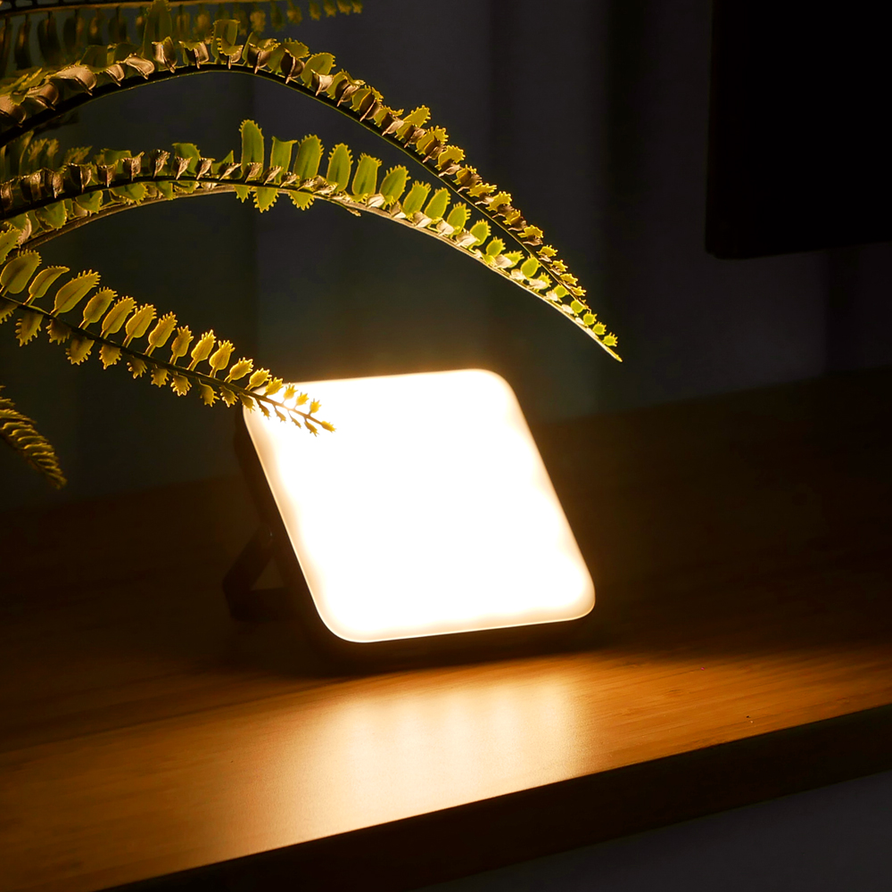 넥스트유 리버슨 캠핑랜턴 캠핑조명 LED 충전식 10,000mAh 보조배터리 126LAMP