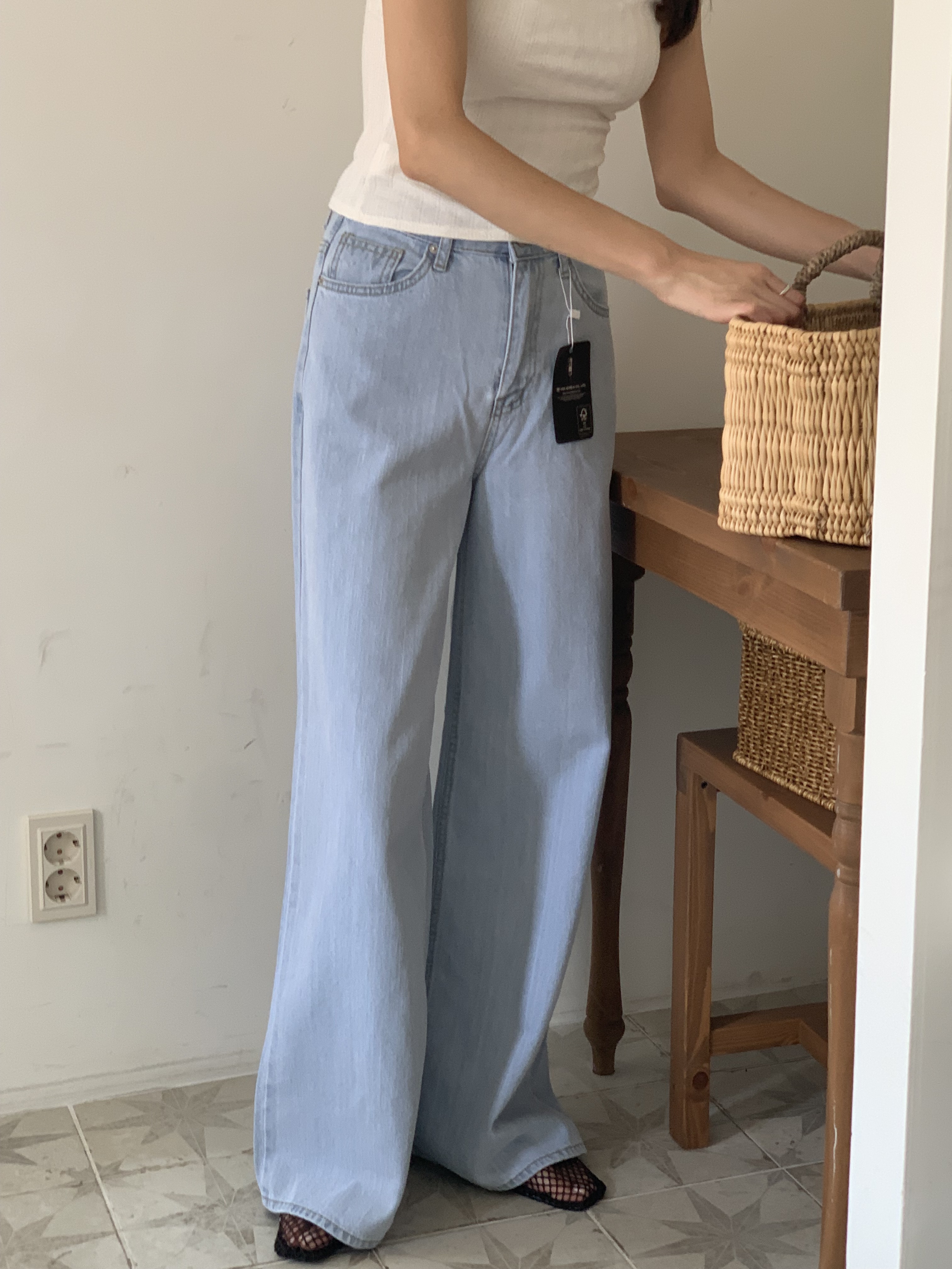 볼텐 여성 연청 워싱 와이드 데님 팬츠 - 상품 이미지