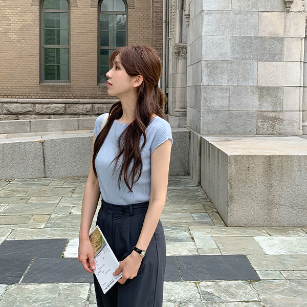 레오 플리츠 캡소매 나시 블라우스 bs8312 - 메인 이미지