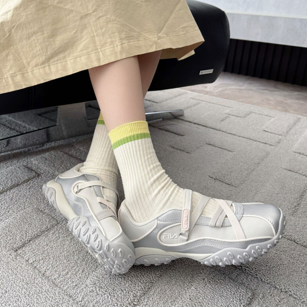 휠라 FILA PEBBLE 메리제인 발레 슈즈 스페이스 실버