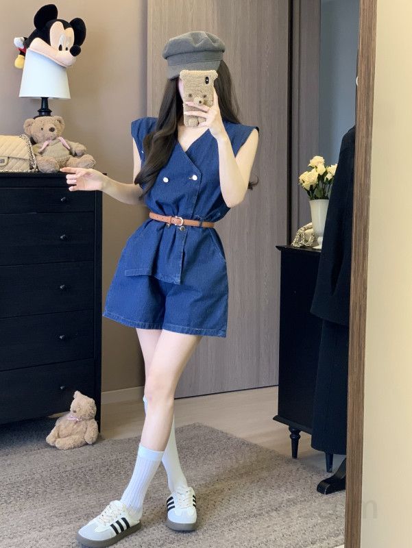 여성  여름 데님 점프수트 롬퍼 민소매 브이넥 더블버튼 벨트세트 쇼츠 캐주얼 데일리 바캉스룩 11236 - 상세 이미지 3