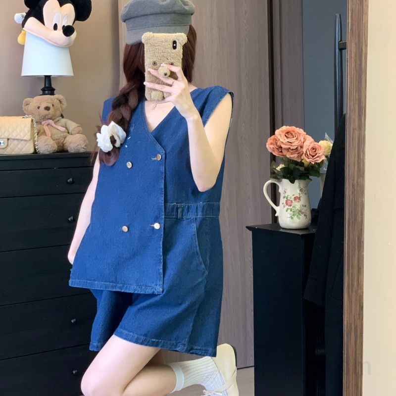 여성  여름 데님 점프수트 롬퍼 민소매 브이넥 더블버튼 벨트세트 쇼츠 캐주얼 데일리 바캉스룩 11236 - 상품 이미지