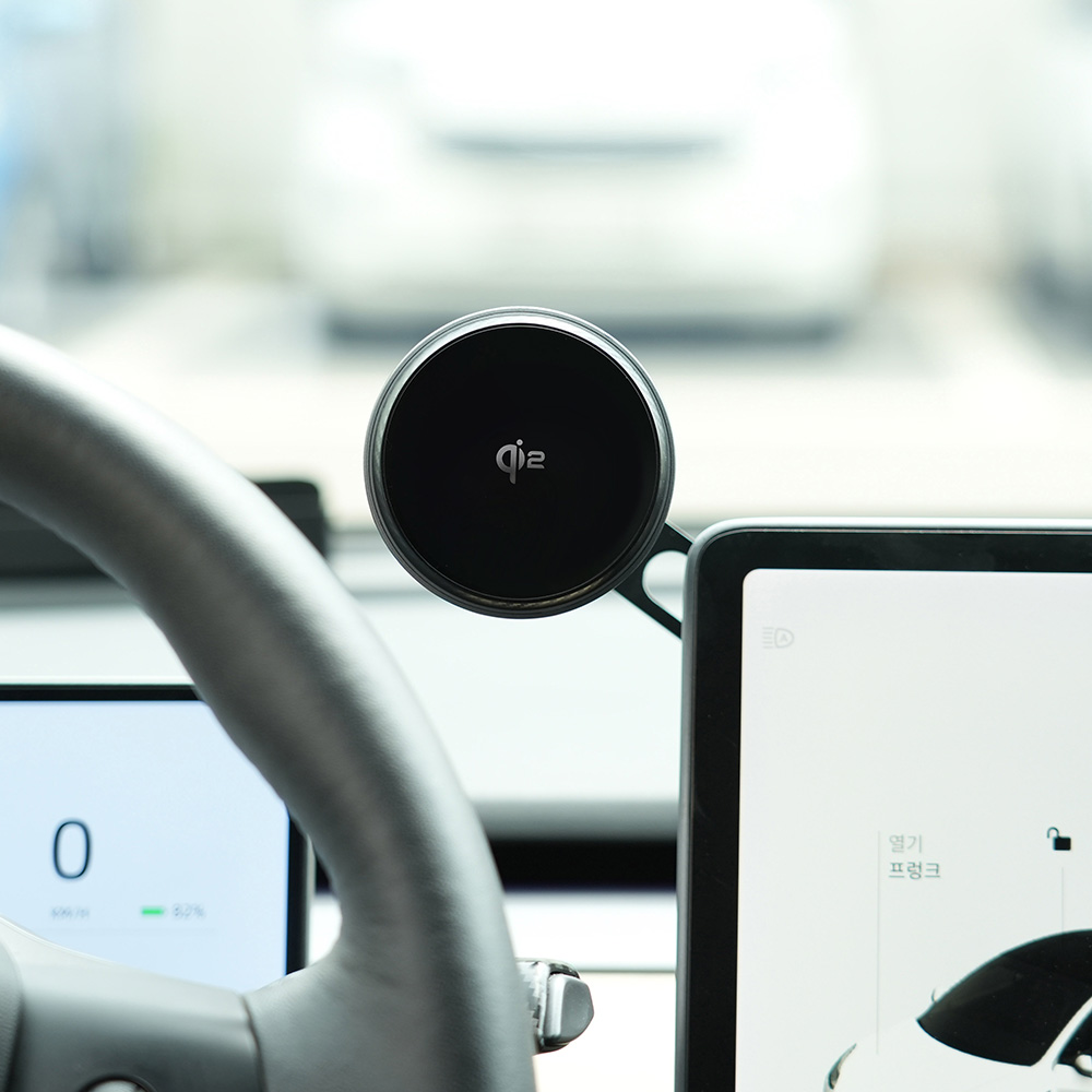 주파집 차량용 실리콘 맥세이프 핸드폰 고속 무선 충전 거치대 Qi2 펠티에 쿨링 CWC07