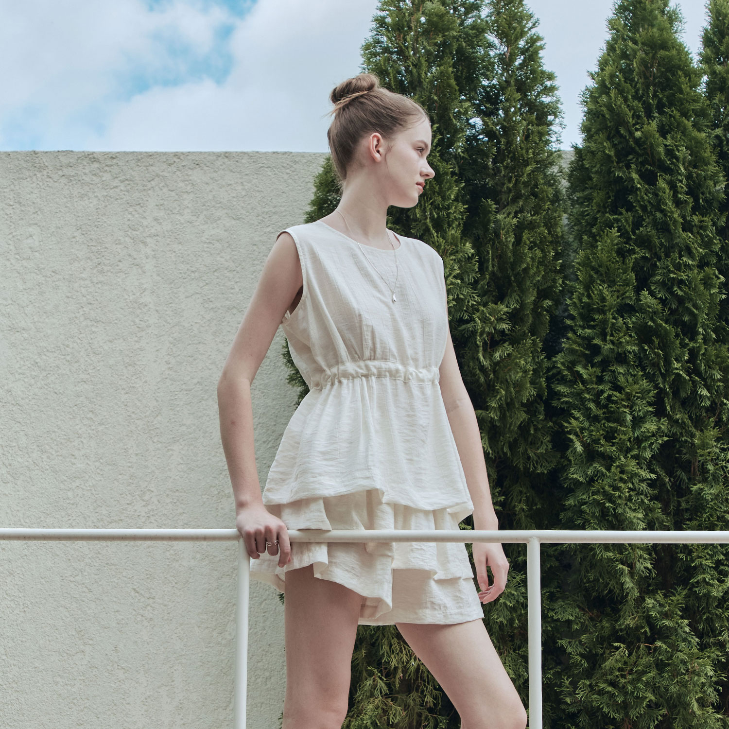 [제로스트릿] 리본 포인트 슬리브리스 RIBBON POINT SLEEVELESS / IVORY