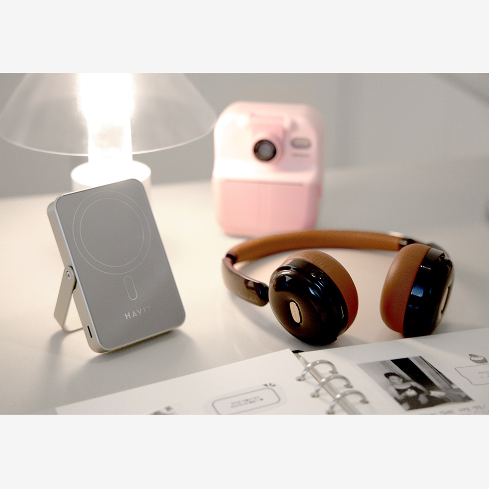 아트란 HAVIT 맥세이프 고속 무선 보조배터리 미드센추리모던디자인 10000mAh PB5222 20W C타입 거치형 스탠드 - 상세 이미지 3