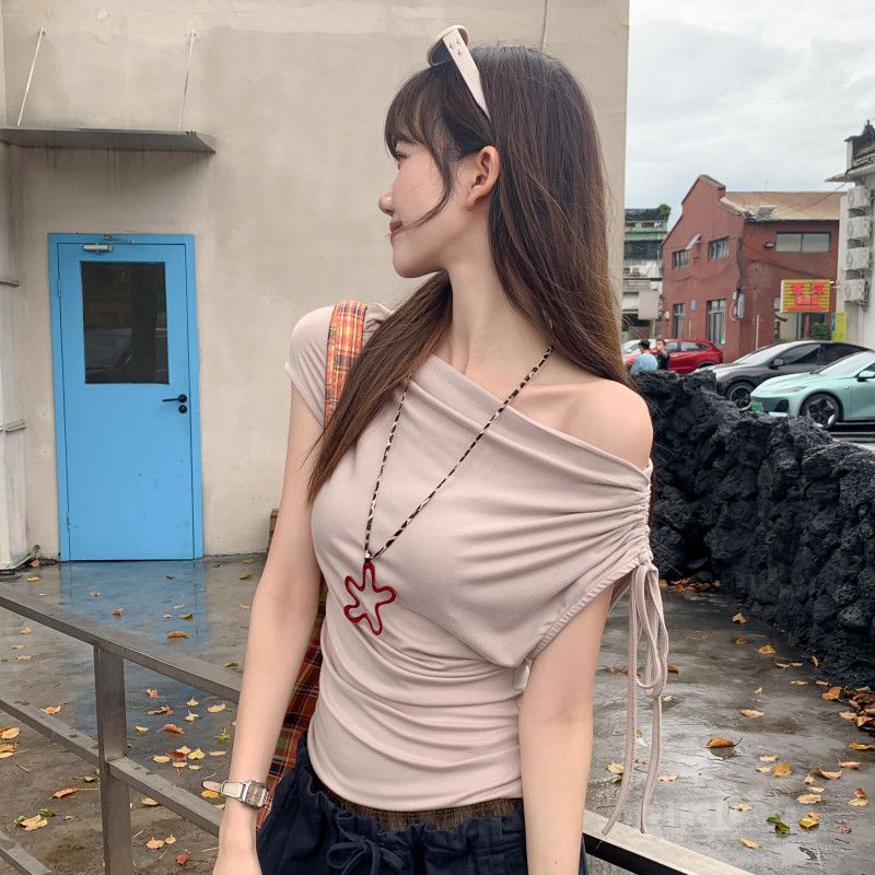 여자 여름 Y2K 원숄더 오프숄더 언발 셔링 티셔츠 캡소매 드레이프 넥 슬림핏 데일리 파티룩 D03150 - 상세 이미지 3